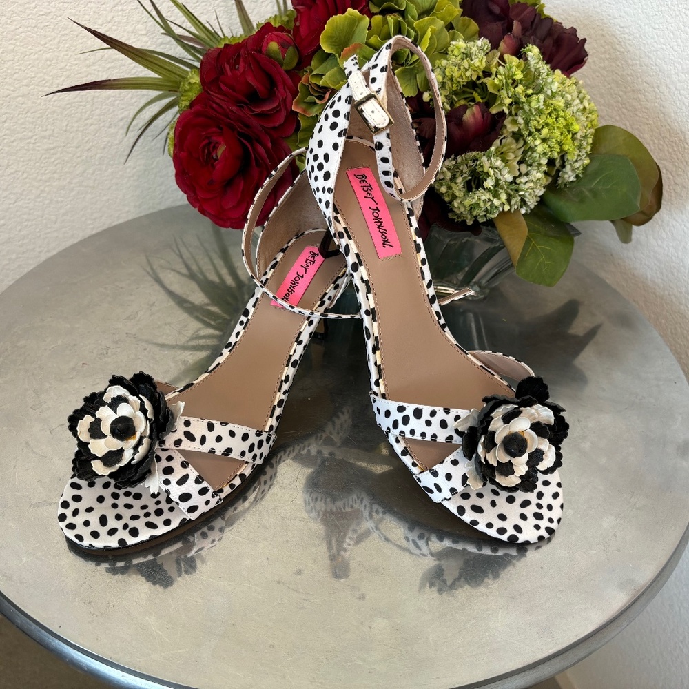 Betsey Johnson Black and White Sandals with Chic Design